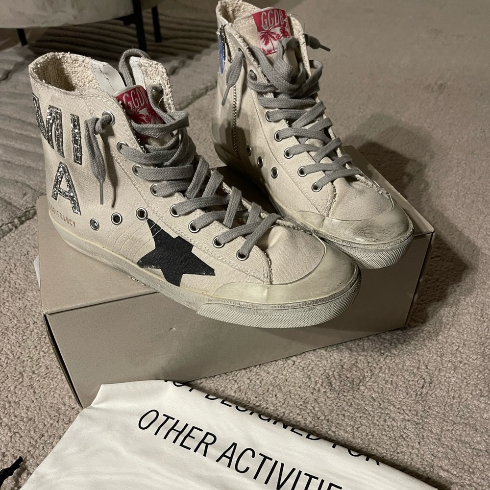 Golden goose sneakers for sell! Been sitting in my closet for far too long